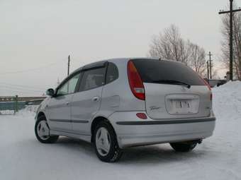2000 Nissan Tino Images