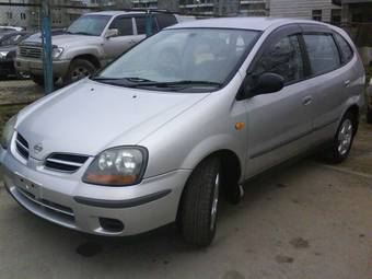 2000 Nissan Tino Pictures