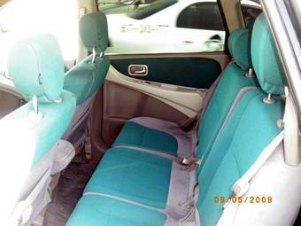 2000 Nissan Tino Pictures