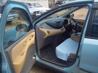 2000 Nissan Tino For Sale