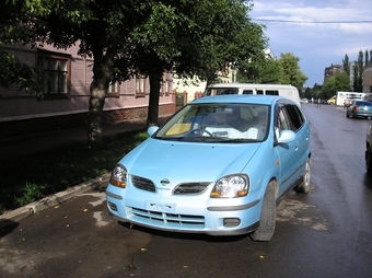 2001 Nissan Tino