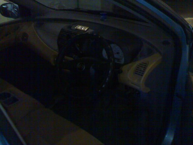 2001 Nissan Tino