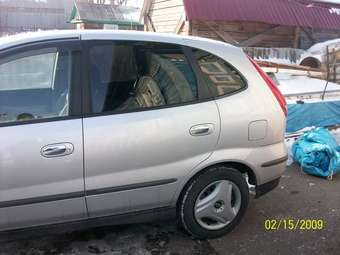 Nissan Tino