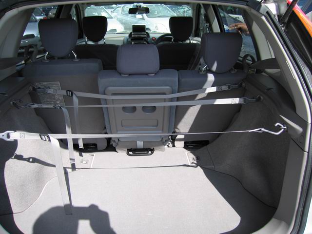 2001 Nissan Tino Photos