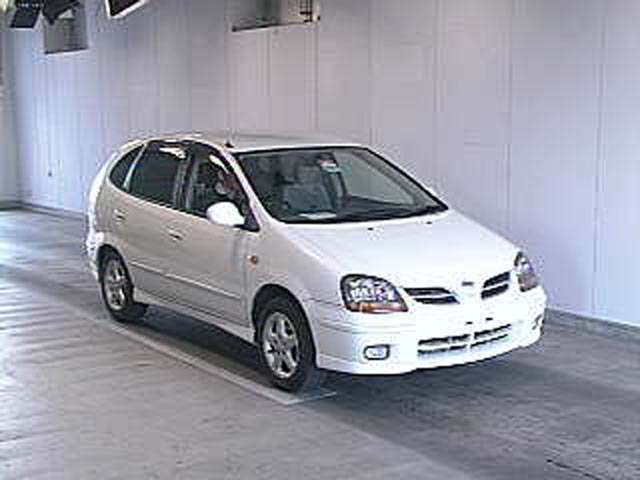 2001 Nissan Tino Pictures