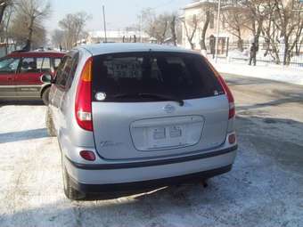 2001 Nissan Tino Photos