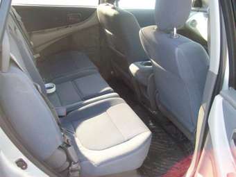 2001 Nissan Tino Photos