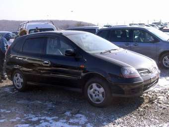 2001 Nissan Tino Pics
