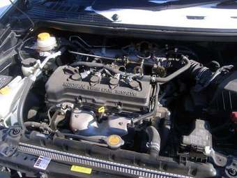 2001 Nissan Tino Pictures