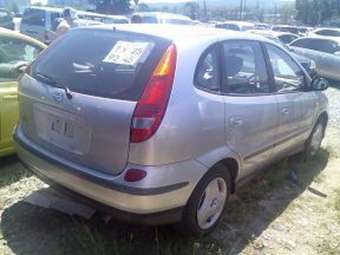 2001 Nissan Tino Photos