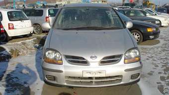 2001 Nissan Tino Images