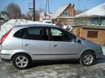 2001 Nissan Tino Pics