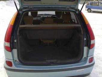 2001 Nissan Tino For Sale