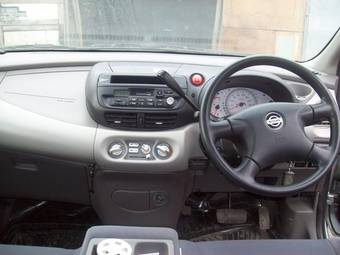2001 Nissan Tino For Sale