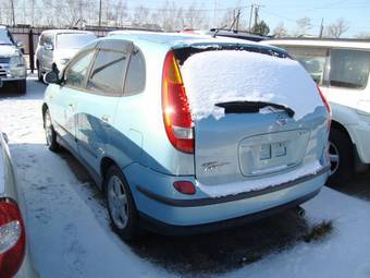 2001 Nissan Tino Pictures
