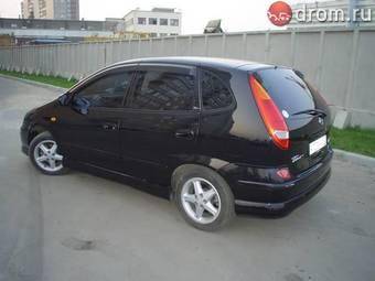 2001 Nissan Tino Wallpapers