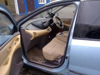 2001 Nissan Tino For Sale