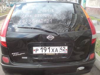 2001 Nissan Tino Pictures