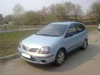 2001 Nissan Tino Pictures