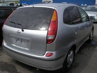 2001 Nissan Tino Pictures