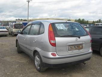 2001 Nissan Tino Photos