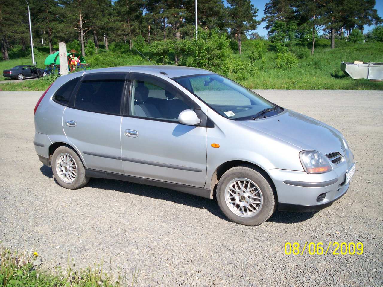 Купить Ниссан Тино 2001 Года
