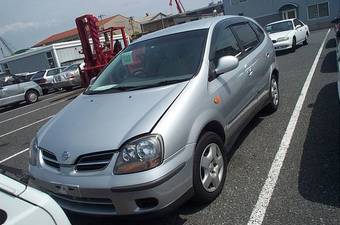 2002 Nissan Tino