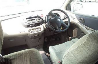 Nissan Tino