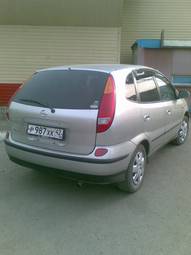 2003 Nissan Tino Pictures