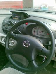 2003 Nissan Tino Photos