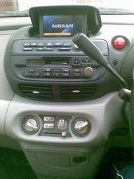 2003 Nissan Tino Photos