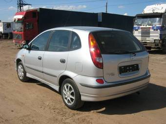 2003 Nissan Tino Images