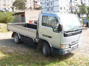 2002 Nissan Titan Pictures