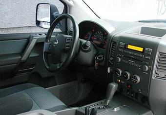 2004 Nissan Titan Photos