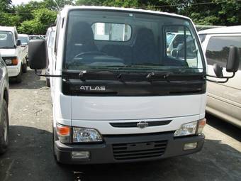 2004 Nissan Titan Pictures