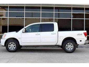 2004 Nissan Titan Images