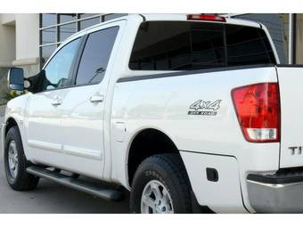 2004 Nissan Titan Pics