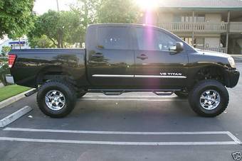 2005 Nissan Titan Pictures