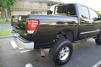 2005 Nissan Titan Photos