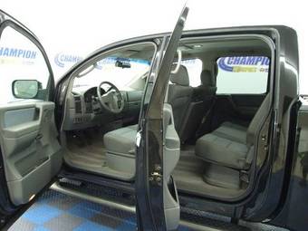 2005 Nissan Titan Pictures