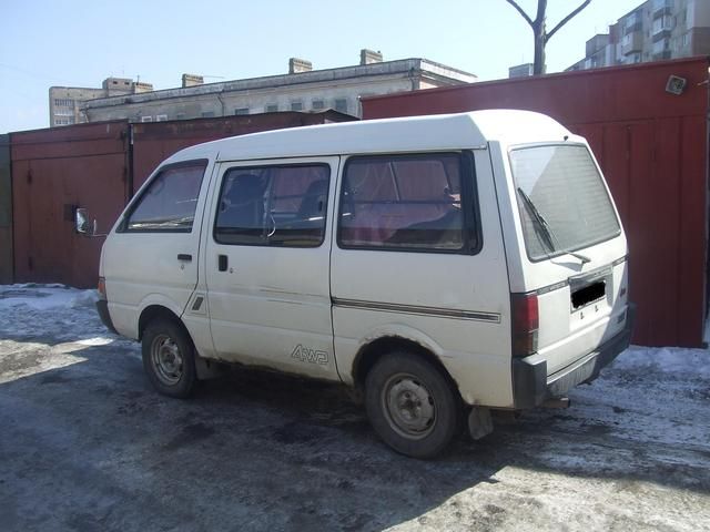 1989 Nissan Vanette