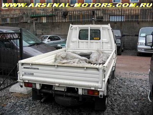 1998 Nissan Vanette Photos