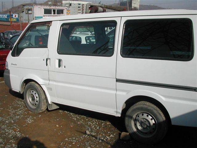 2000 Nissan Vanette