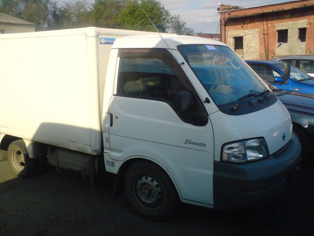 2000 Nissan Vanette