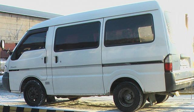 2000 Nissan Vanette