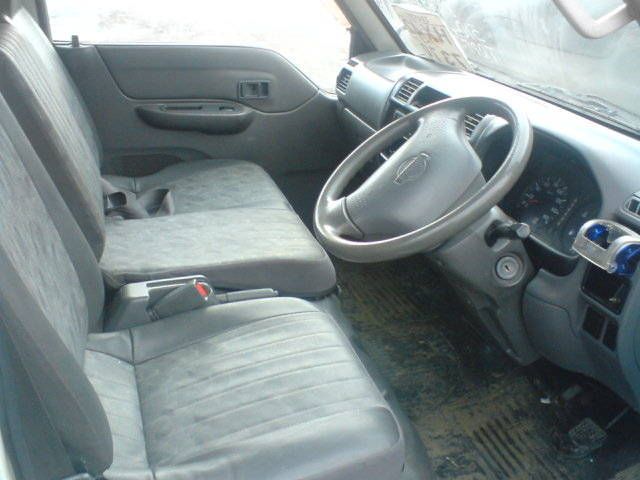 2000 Nissan Vanette