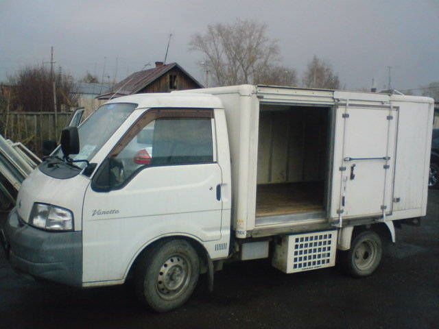 2000 Nissan Vanette