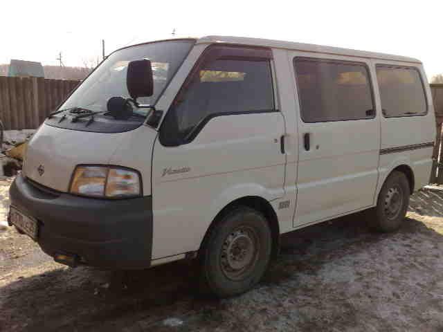 2000 Nissan Vanette