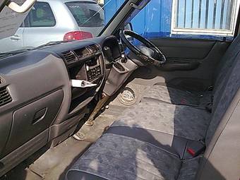 2000 Nissan Vanette Photos