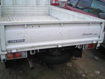 2000 Nissan Vanette Photos